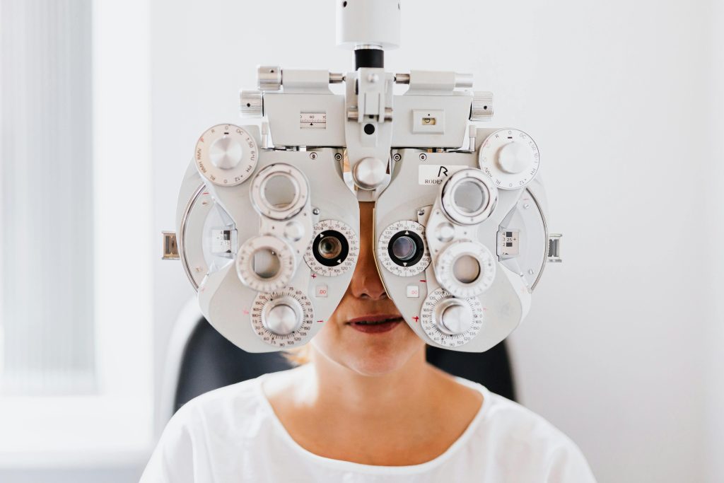 눈에 빛 잔상, 망막박리 증상, 망막박리 진행 속도, 망막박리 실명 확률, 망막박리 테스트