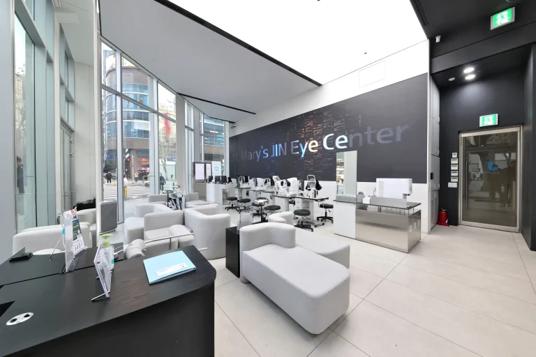 Reception and lobby of St. Mary's Jin Eye Center, Gangnam