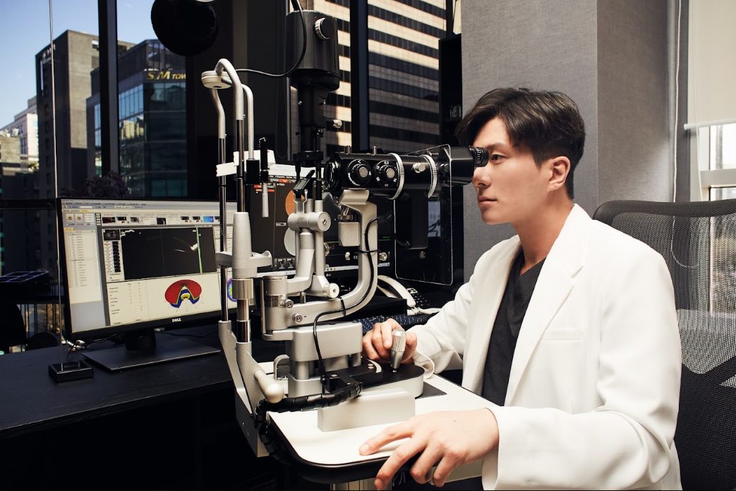 University-hospital-trained ophthalmologist, St. Mary's Jin Eye Center